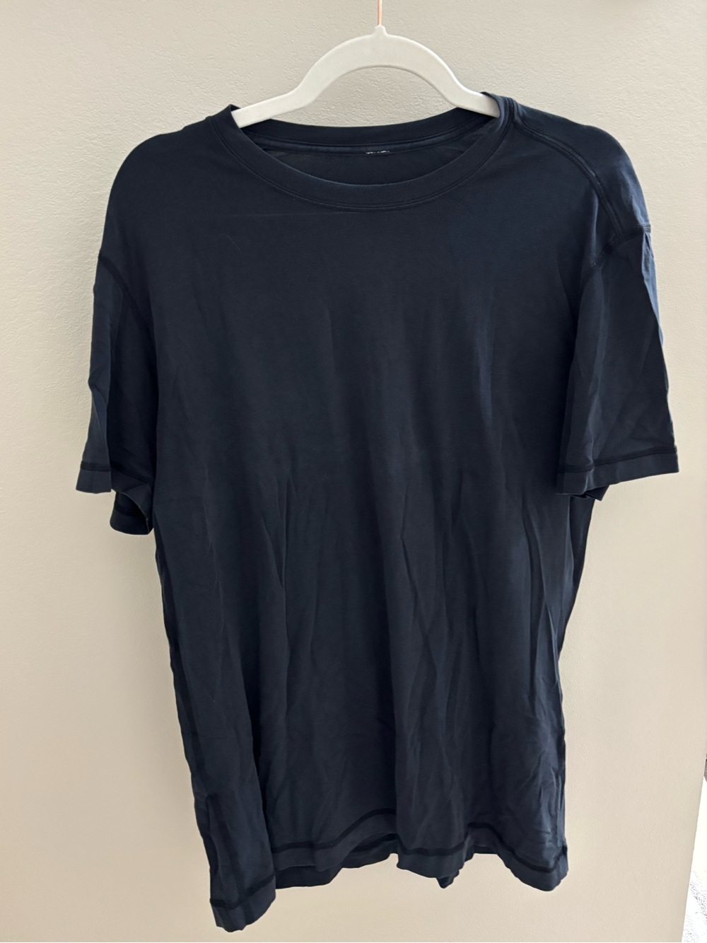 Lululemon plain loose fit black T-shirt